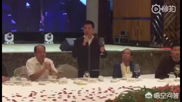 广东队举行庆功会，排场大至几十桌酒席，球队老板带着领导挨个给球员敬酒，你怎么看？