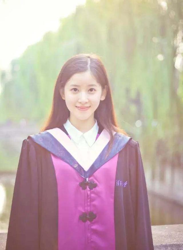 奶茶妹妹章泽天投资10多家公司<strong>江苏章泽天文化发展有限公司</strong>，身价500亿，你怎么看？