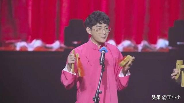 郭德纲在《笑傲江湖》收的徒弟张金堡现在怎样了？