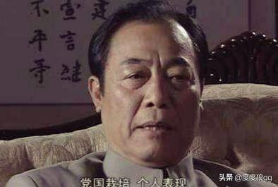 《潜伏》电视剧里<strong>王庆莲</strong>，为什么天津站的高层里面只有余则成会偶尔穿军装？