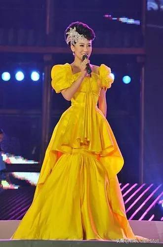 《天赐的声音》总决赛<strong>甄纯</strong>，谭晶帮唱单依纯，你怎么看？