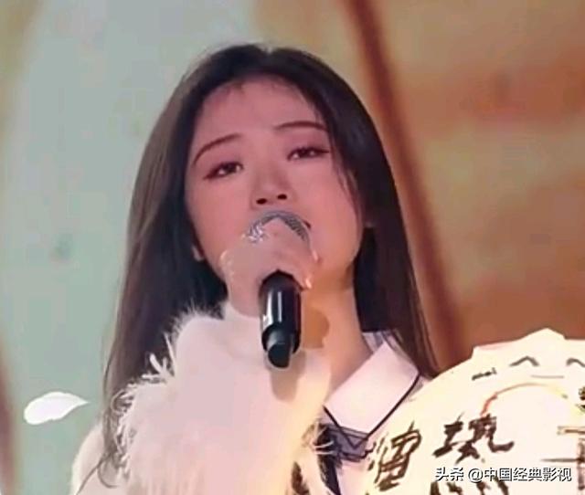 如何看待《好声音》总冠军单依纯签约百沐娱乐<strong>甄纯</strong>？是自毁前程吗？