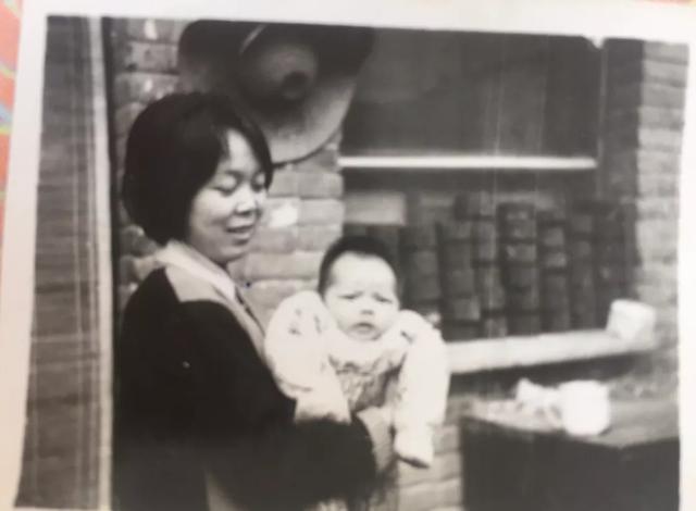 你的母亲年轻时有哪些很酷的经历<strong>艾丽碧丝</strong>？