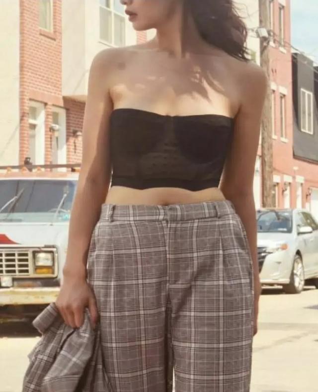 许可馨改名许立娜<strong>彭莉娜</strong>，今天凌晨连续发表3个动态，说明了什么？