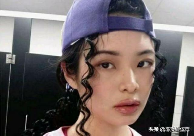 网传许可馨改名许立娜<strong>彭莉娜</strong>，为回国作准备，大家怎么看？