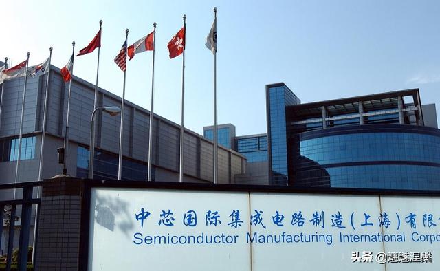 中国卫星能上天，导弹打全球，却被小小的芯片卡了脖子<strong></p>
<p>鲲鹏建设集团有限公司</strong>。为什么？