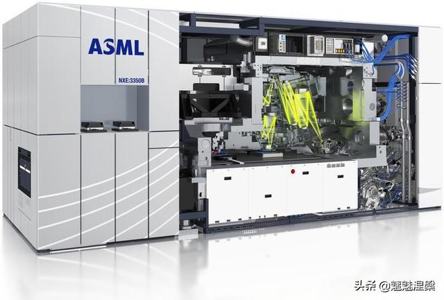 中国卫星能上天，导弹打全球，却被小小的芯片卡了脖子<strong></p>
<p>鲲鹏建设集团有限公司</strong>。为什么？