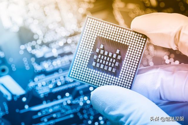 中国卫星能上天，导弹打全球，却被小小的芯片卡了脖子<strong></p>
<p>鲲鹏建设集团有限公司</strong>。为什么？