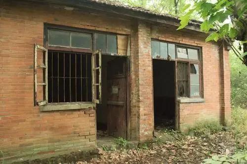 俗话说：“一家两门出<strong></p>
<p>共旺</strong>，家衰人不旺”，啥意思？老话有道理吗？