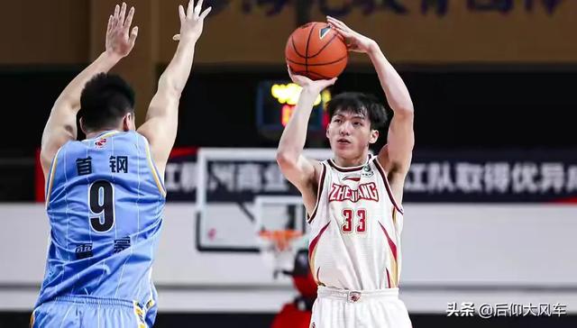 央视直播<strong></p>
<p>广东华隧建设股份有限公司</strong>,广东宏远VS浙江男篮争取三连胜,替补能否硬起来?