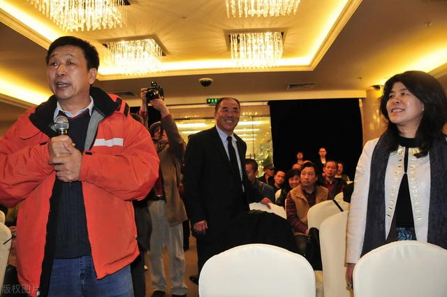 自媒体账号上的文章可让后代继承、自媒体账号能转让给下一代吗<strong></p>
<p>万合互娱</strong>？