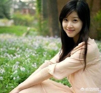 据报道<strong></p>
<p>江苏章泽天文化发展有限公司</strong>，章泽天已经以1350万澳元的价格出售了悉尼豪宅，那奶茶妹妹的身价现在有多少？