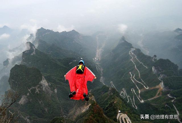 翼装飞行的死亡率高吗<strong></p>
<p>飞行之翼</strong>？为何人类为之乐此不疲？