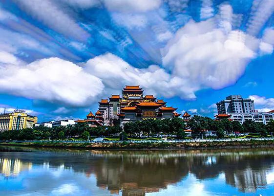 贺州和玉林的未来发展哪个会更好<strong></p>
<p>银基集团</strong>？为什么？