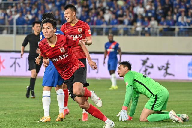 中超联赛各家俱乐部老板都是做什么买卖的<strong></p>
<p>天津泰达投资控股有限公司</strong>？谁最有钱？