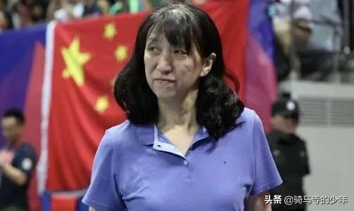年过五十的赖亚文<strong></p>
<p>赖霖枫</strong>，重回助理教练位置，是否会接过郎平的接力棒？