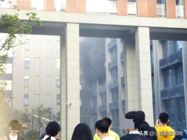 南航大实验室共有三次爆响,什么原因造成的<strong></p>
<p>玩蟹科技</strong>？受害者该如何赔偿？