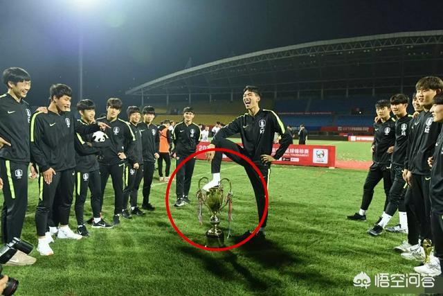 蔚山现代俱乐部表示：朴圭贤踩踏熊猫杯是在模仿伊布和拉莫斯<strong></p>
<p>金宰贤</strong>，对此你怎么看？