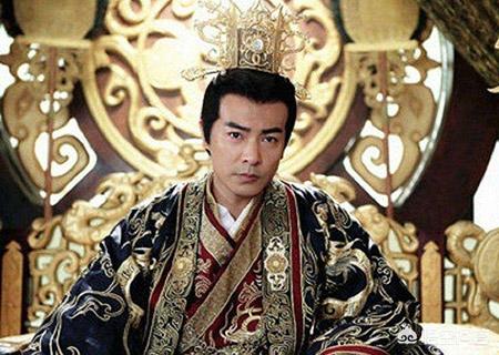 石敬瑭临死前把幼子石重睿托孤给宰相冯道，后者为何迎立他人为帝？