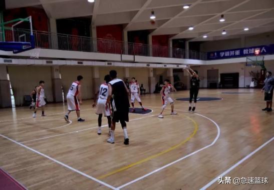 辽宁15岁天才后卫惊艳U15男篮，为何有些球迷却喊话希望朱芳雨能挖走他？