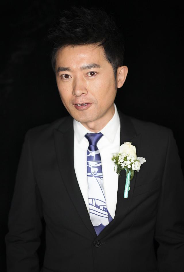 任泉现在什么状况<strong></p>
<p>任振泉</strong>，为什么见不着人了？