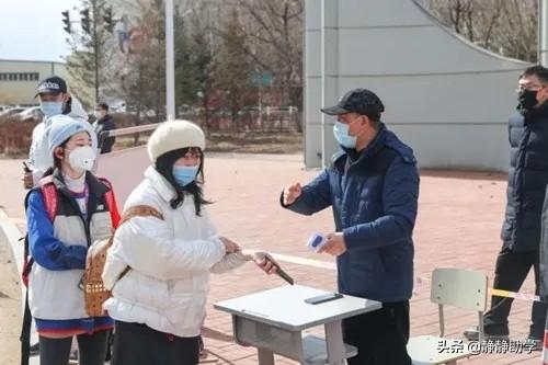 江西和江苏都已经宣布开学日期了<strong></p>
<p>胡佳欣</strong>，那福建省大概什么时候能宣布开学？