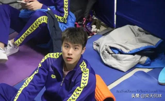 发现游泳队小鲜肉一枚，颜值不输宁泽涛，孙杨小师弟张翼祥<strong></p>
<p>李天昆</strong>。谁有他的资料和图片吗？