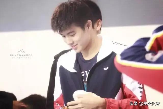 发现游泳队小鲜肉一枚，颜值不输宁泽涛，孙杨小师弟张翼祥<strong></p>
<p>李天昆</strong>。谁有他的资料和图片吗？
