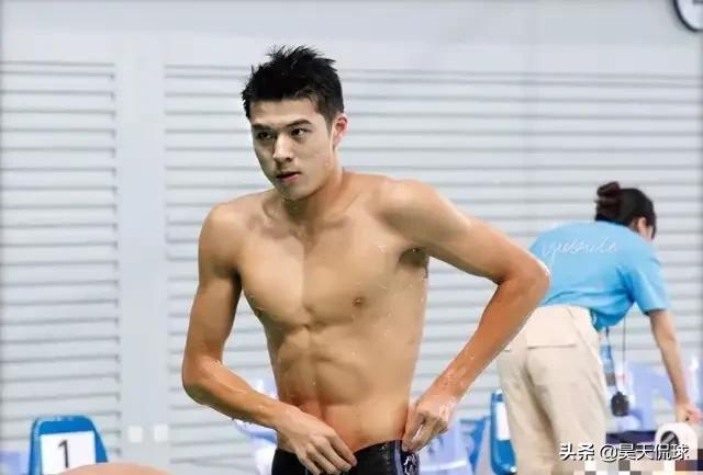 发现游泳队小鲜肉一枚，颜值不输宁泽涛，孙杨小师弟张翼祥<strong></p>
<p>李天昆</strong>。谁有他的资料和图片吗？