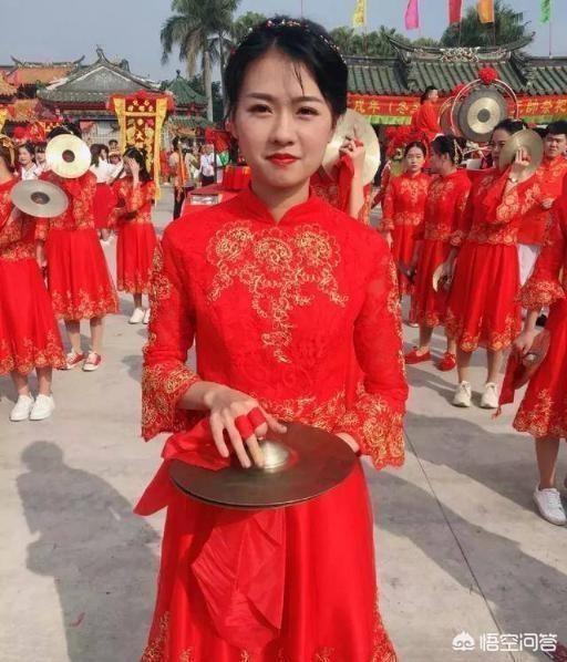 翁佳娜究竟是什么人<strong></p>
<p>彭莉娜</strong>？