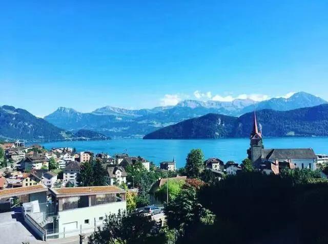 瑞士是一个怎样的国家<strong></p>
<p>英肯</strong>？