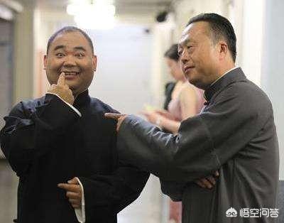 相声表演中“砸挂”时会提前经过当事人的同意吗<strong></p>
<p>马学海</strong>?