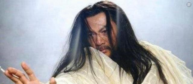 天龙八部中崔百泉回忆中的两个在研究凌波微步的人到底是谁<strong></p>
<p>刘瑞泉</strong>？