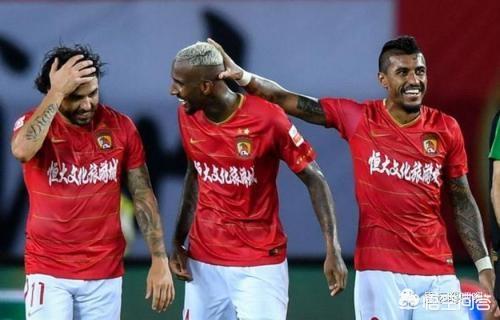 塔利斯卡身穿恒大训练服<strong></p>
<p>恒大金服官网</strong>，时隔40天重返足球场，埃神和小摩托的转会传闻还是真的吗？