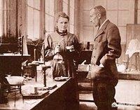 居里夫人是如何两获诺贝尔奖的<strong></p>
<p>金奖章</strong>？