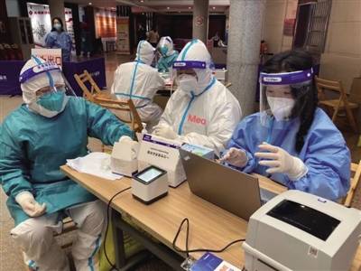 “因为<strong></p>
<p>武汉人福药业</strong>我是武汉人”