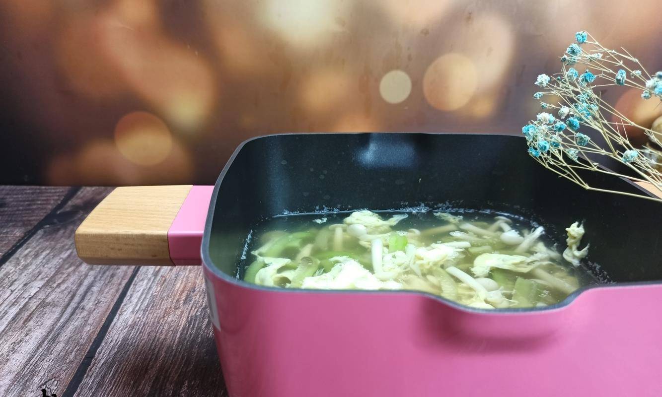 2种靓颜食材邂逅<strong></p>
<p>靓素</strong>，“素海鲜”巧遇“美人汁”，绝对鲜味担当