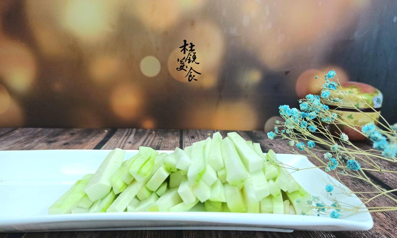 2种靓颜食材邂逅<strong></p>
<p>靓素</strong>，“素海鲜”巧遇“美人汁”，绝对鲜味担当