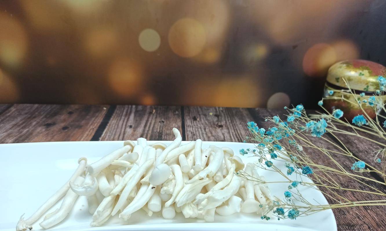 2种靓颜食材邂逅<strong></p>
<p>靓素</strong>，“素海鲜”巧遇“美人汁”，绝对鲜味担当