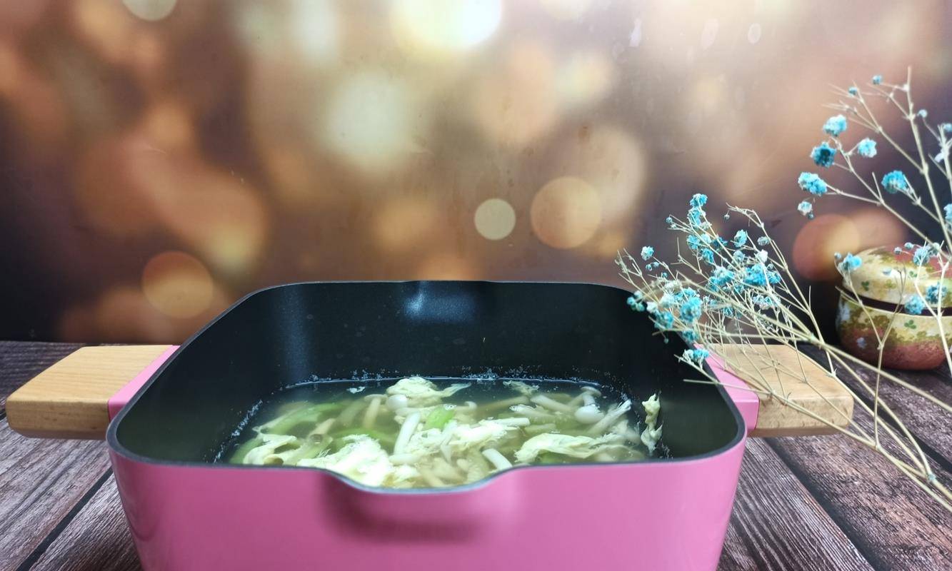 2种靓颜食材邂逅<strong></p>
<p>靓素</strong>，“素海鲜”巧遇“美人汁”，绝对鲜味担当