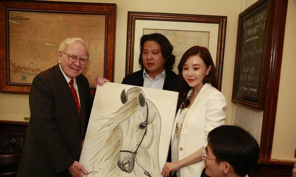 3年前<strong></p>
<p>朱晔</strong>，富豪朱晔出价1500万，只为与巴菲特吃顿饭，如今他怎样了