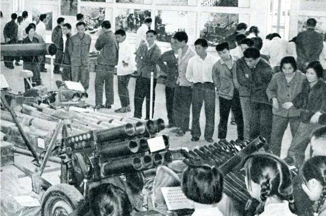 对越反击战他徒手抓获五个越南间谍<strong></p>
<p>黄锦成</strong>，率全排与越军战斗三天无伤亡