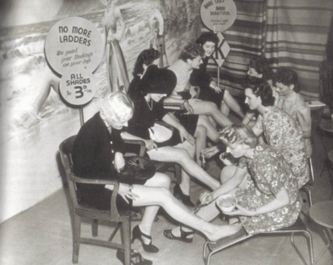 丝袜艳俗？巴黎女人：这样穿丝袜，分分钟解锁高级感～