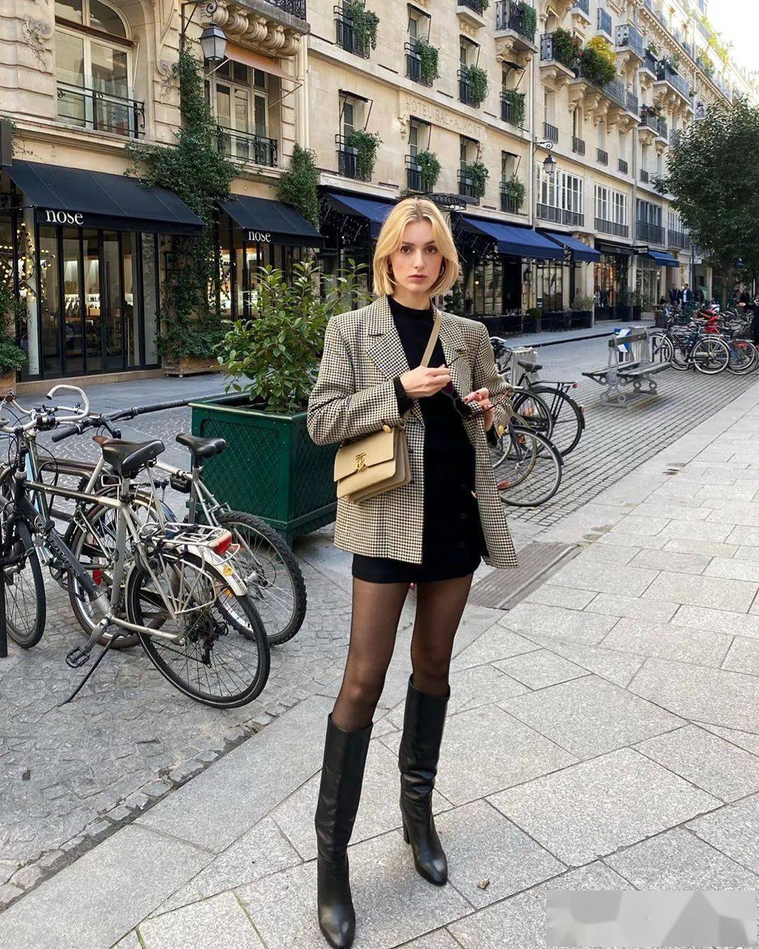 丝袜艳俗？巴黎女人：这样穿丝袜，分分钟解锁高级感～