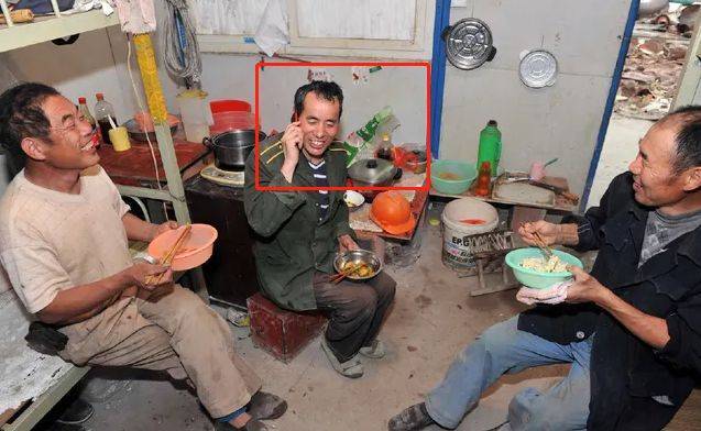 1996年，河南老李买了2箱茅台，如今有人出20万都不卖，咋回事？