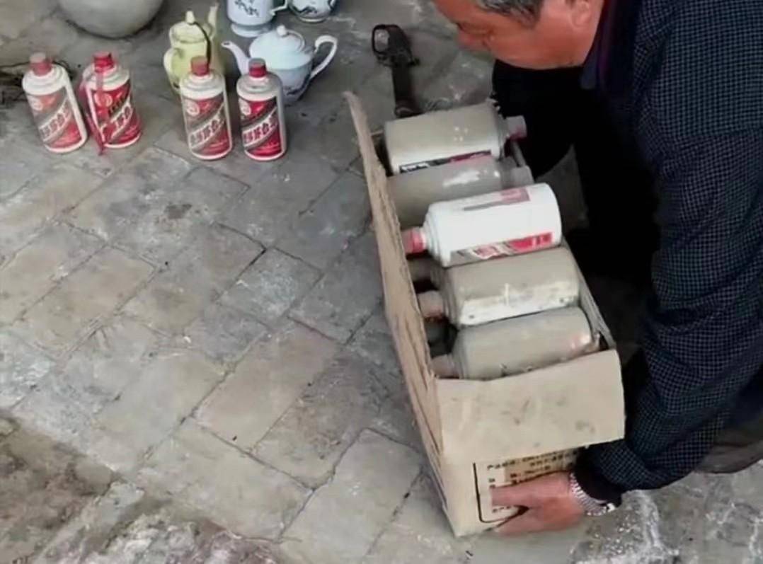 1996年，河南老李买了2箱茅台，如今有人出20万都不卖，咋回事？