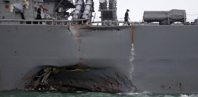 美军撞船真相：女兵难忍受荤段子，直接切断通信，军舰在海上盲行