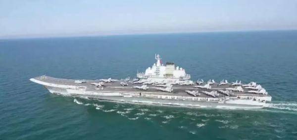 航母甲板上的七色马甲对应什么战位？硬核科普来了