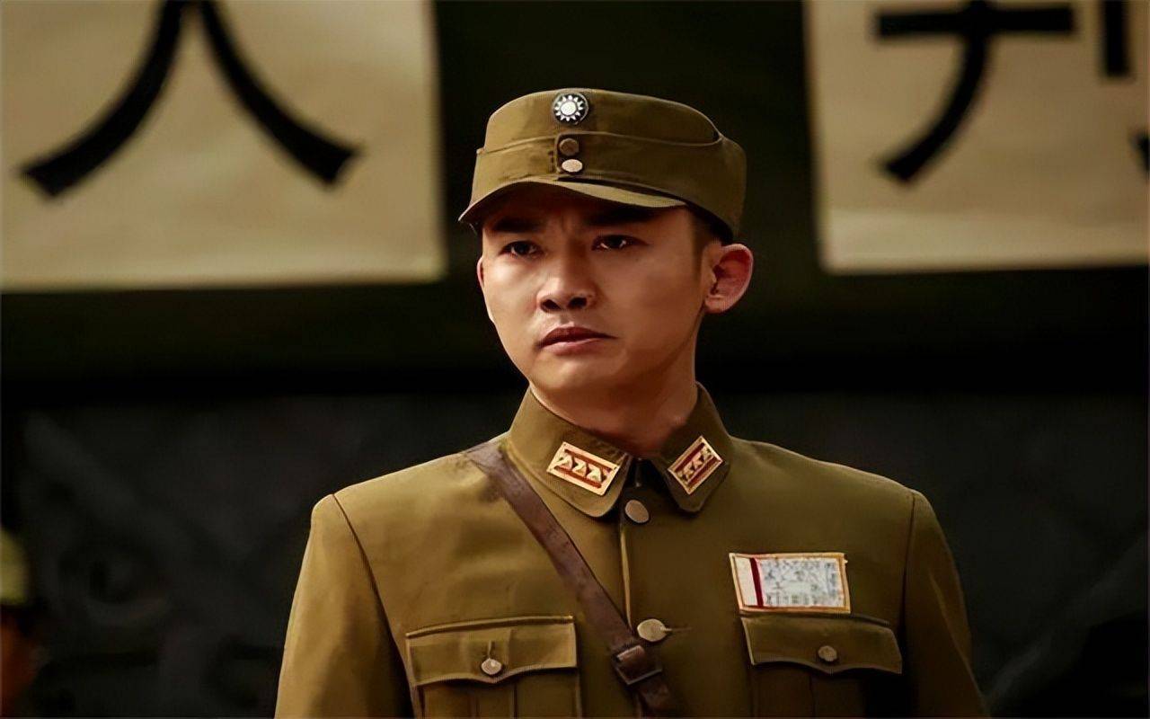 民国名媛与军官私奔，晚年沦为佣人想见儿子，儿子怒斥：你不配