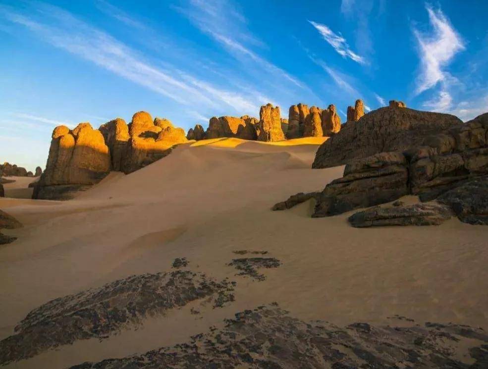 世界第二大沙漠，如果将沙子全部挖空，沙漠底下会是什么呢？